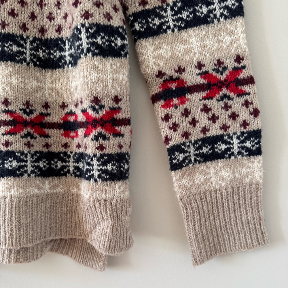 Abercrombie & Fitch Winter Patterned Sweater - S - EUC - Picture 2 of 5